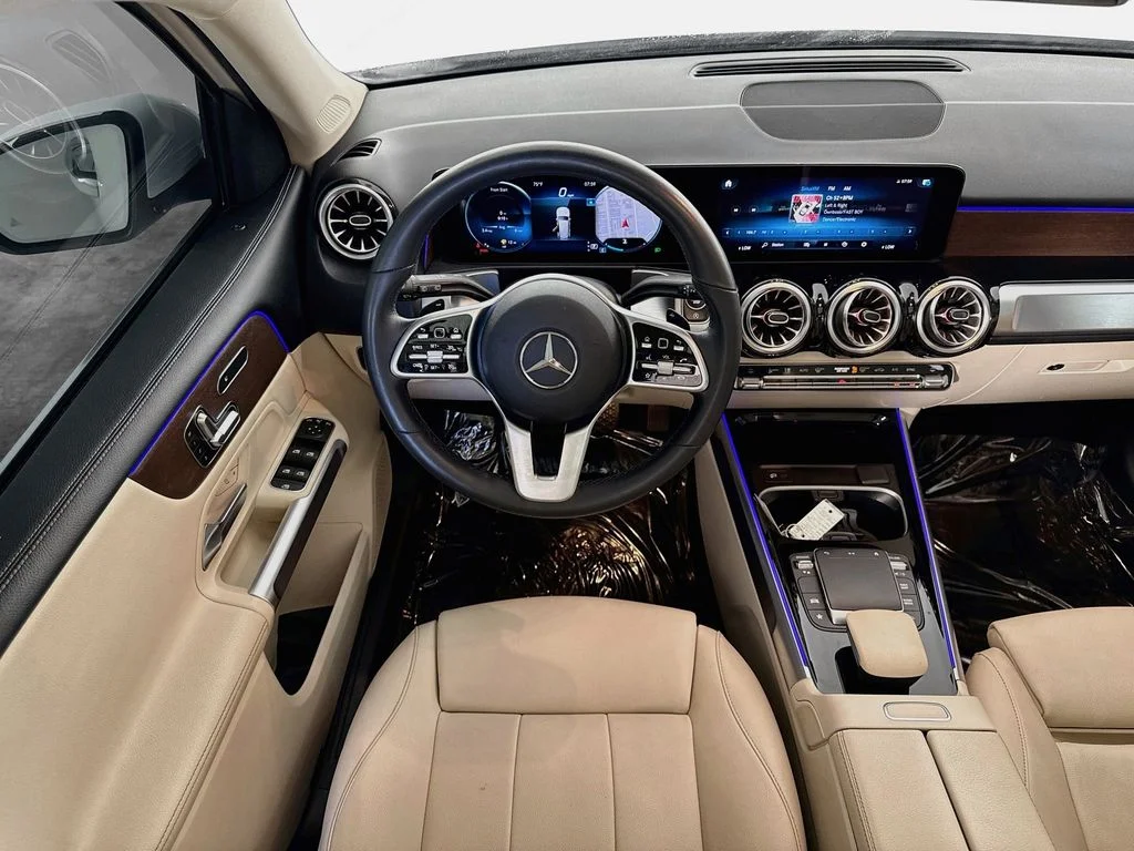 Used 2022 White Mercedes-Benz GLB 250 image 23