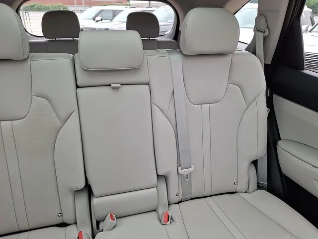 Used 2024 Black Kia S image 20