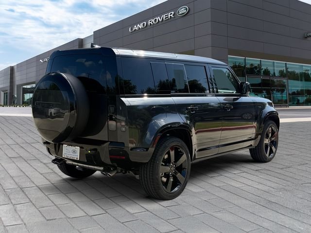 New 2026 Carpathian Grey Land Rover X-Dynamic SE image 5
