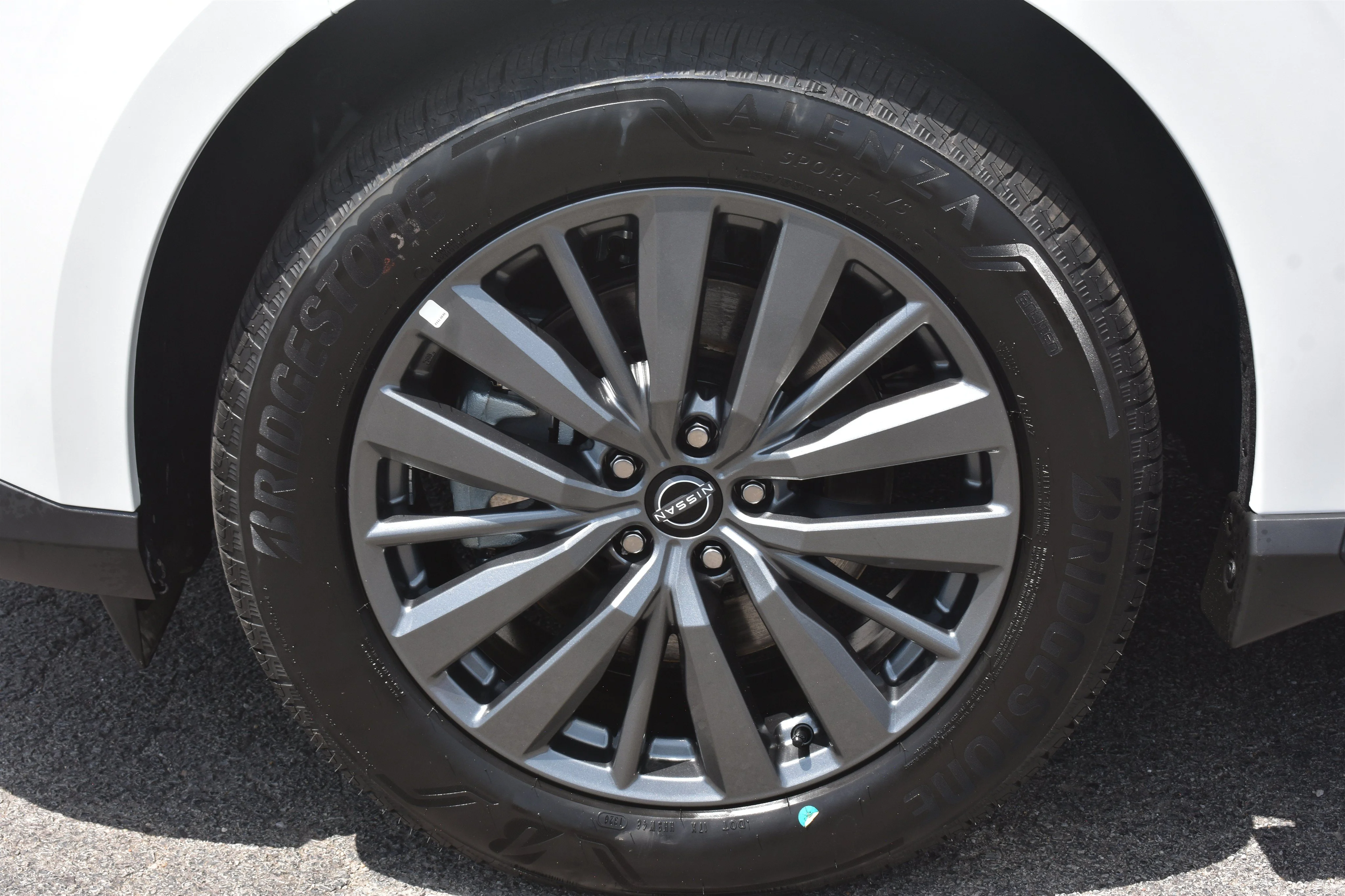 New 2026 Everest White Pearl Tricoat Nissan SL image 11