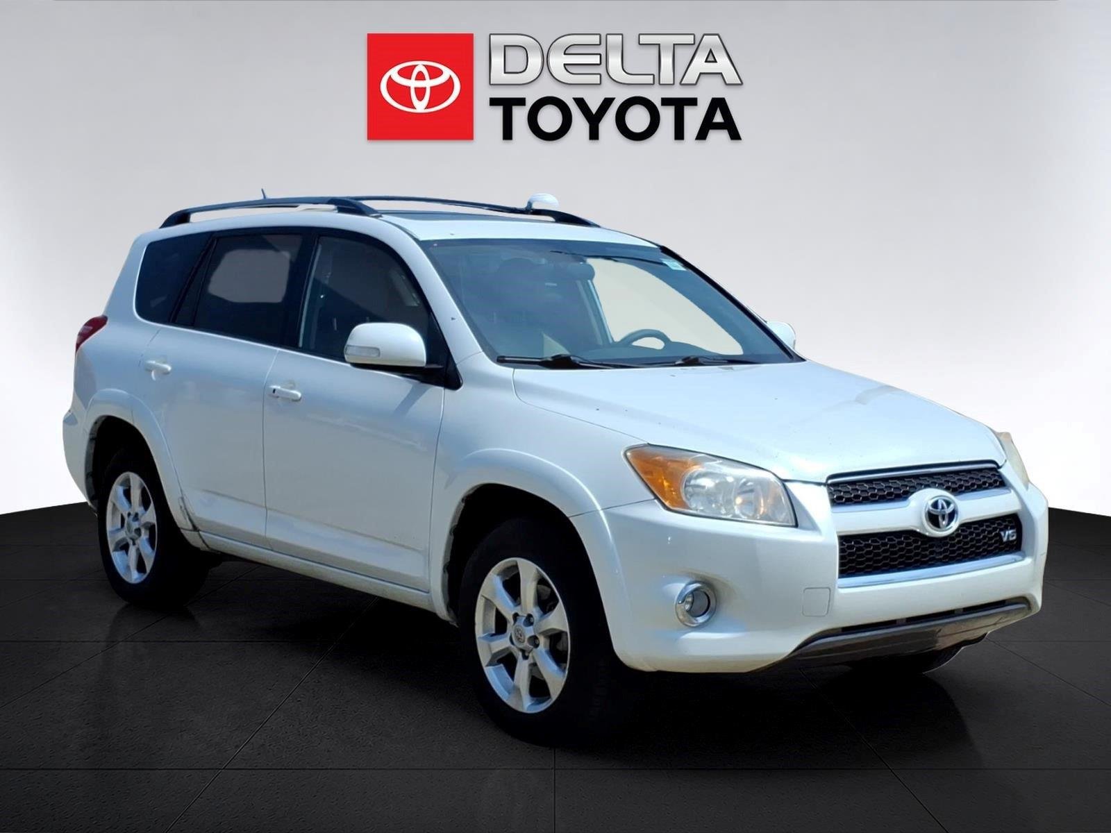 Used 2010 Blizzard Pearl Toyota Limited image 7
