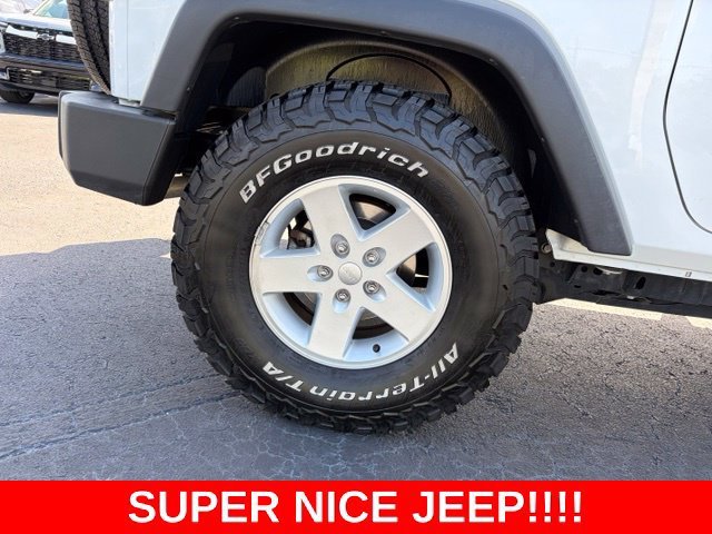 Used 2017 Bright White Clea Jeep Sport image 7
