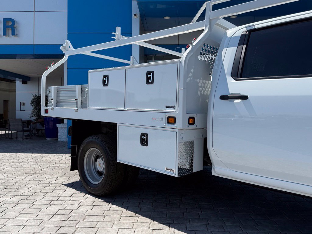 2026 Chevrolet Silverado 3500 HD Chassis Cab Work Truck view 9