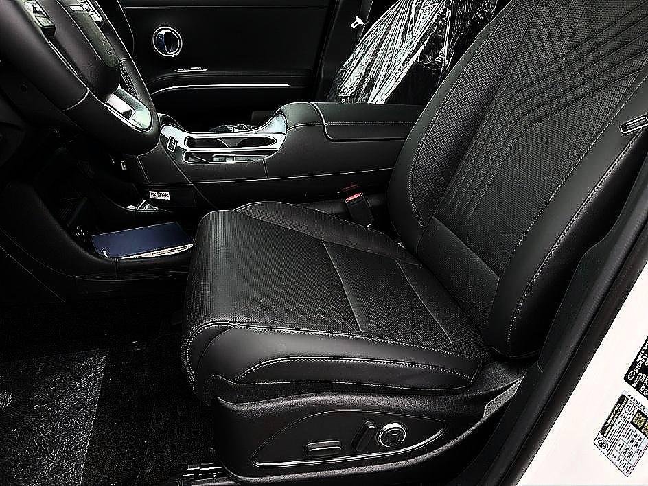 New 2026 Creamy White Pearl Hyundai SEL Premium 7P image 19