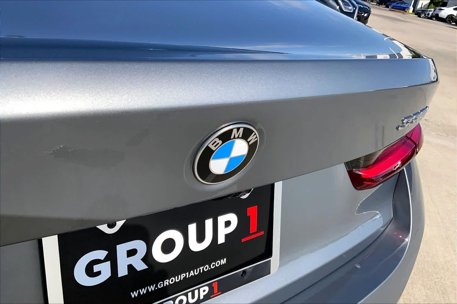 Used 2025 Skyscraper Grey Metallic BMW 330i image 30