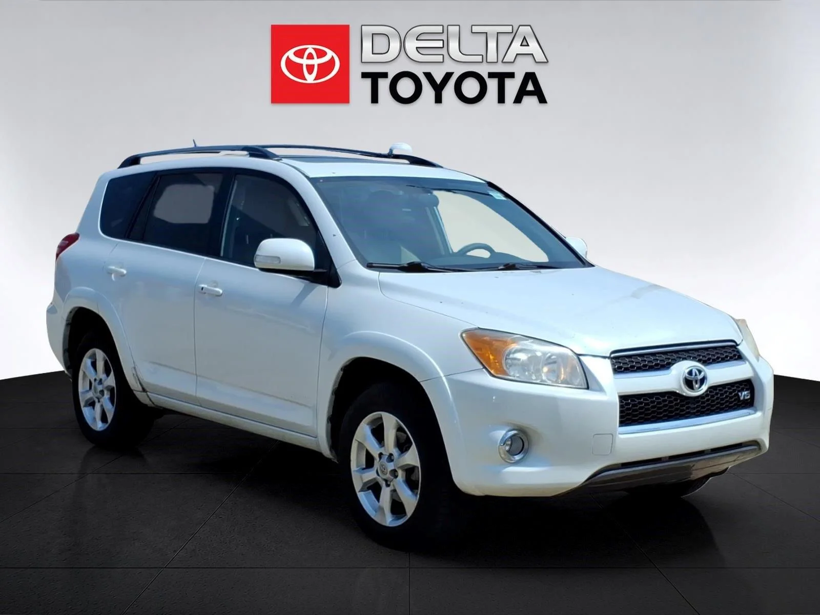 Used 2010 Blizzard Pearl Toyota Limited image 7