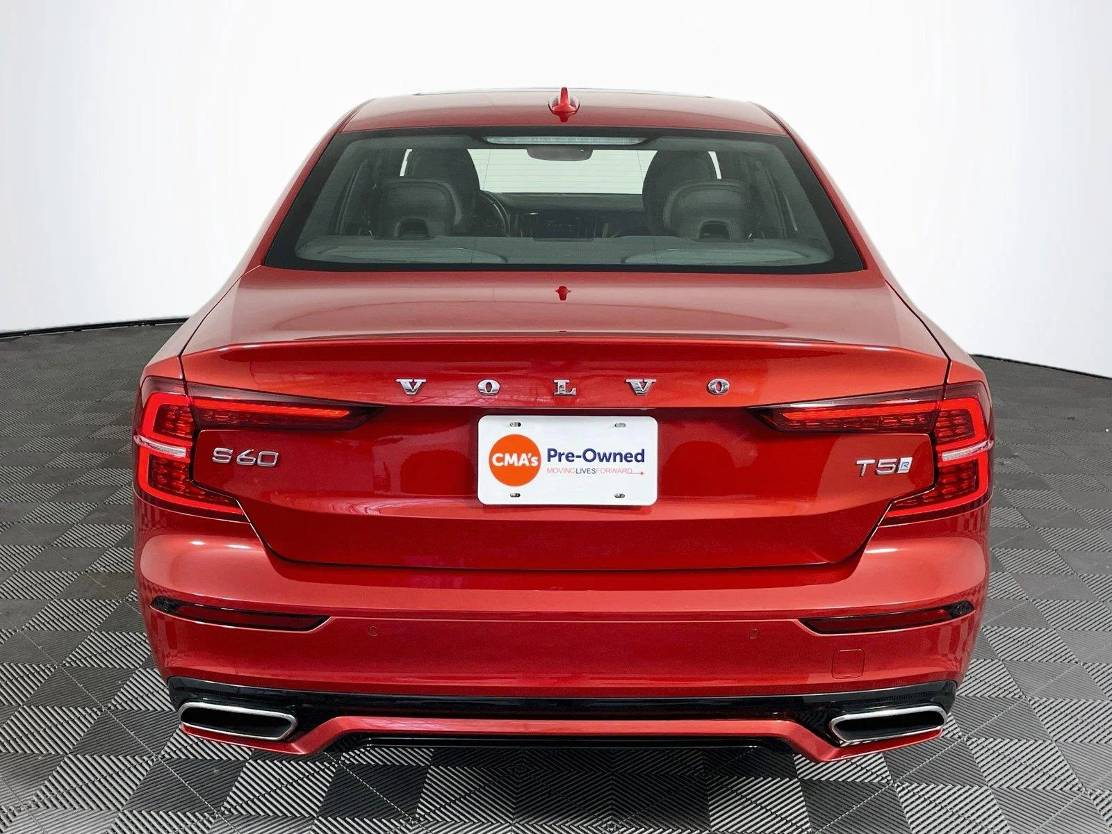 Used 2019 Fusion Red Metallic Volvo R-Design image 7