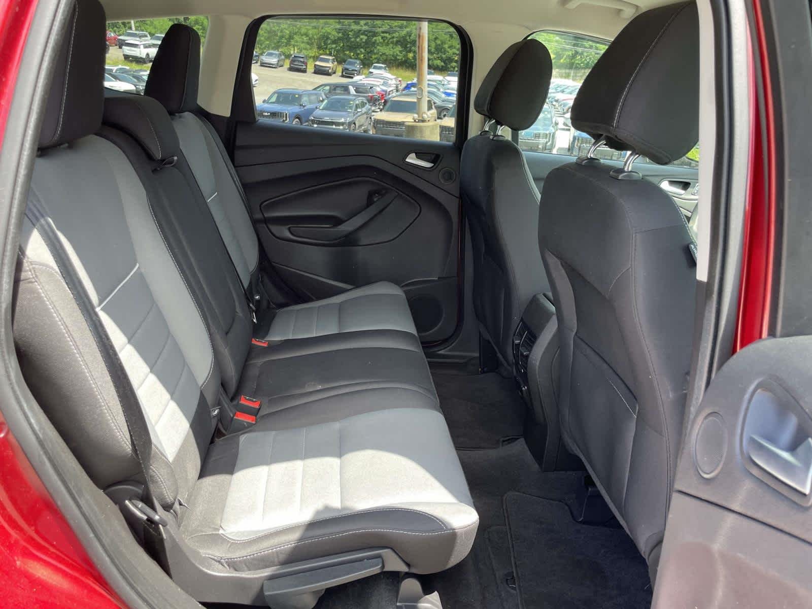 Used 2014 Ruby Red Tinted Clearcoat Ford SE image 21