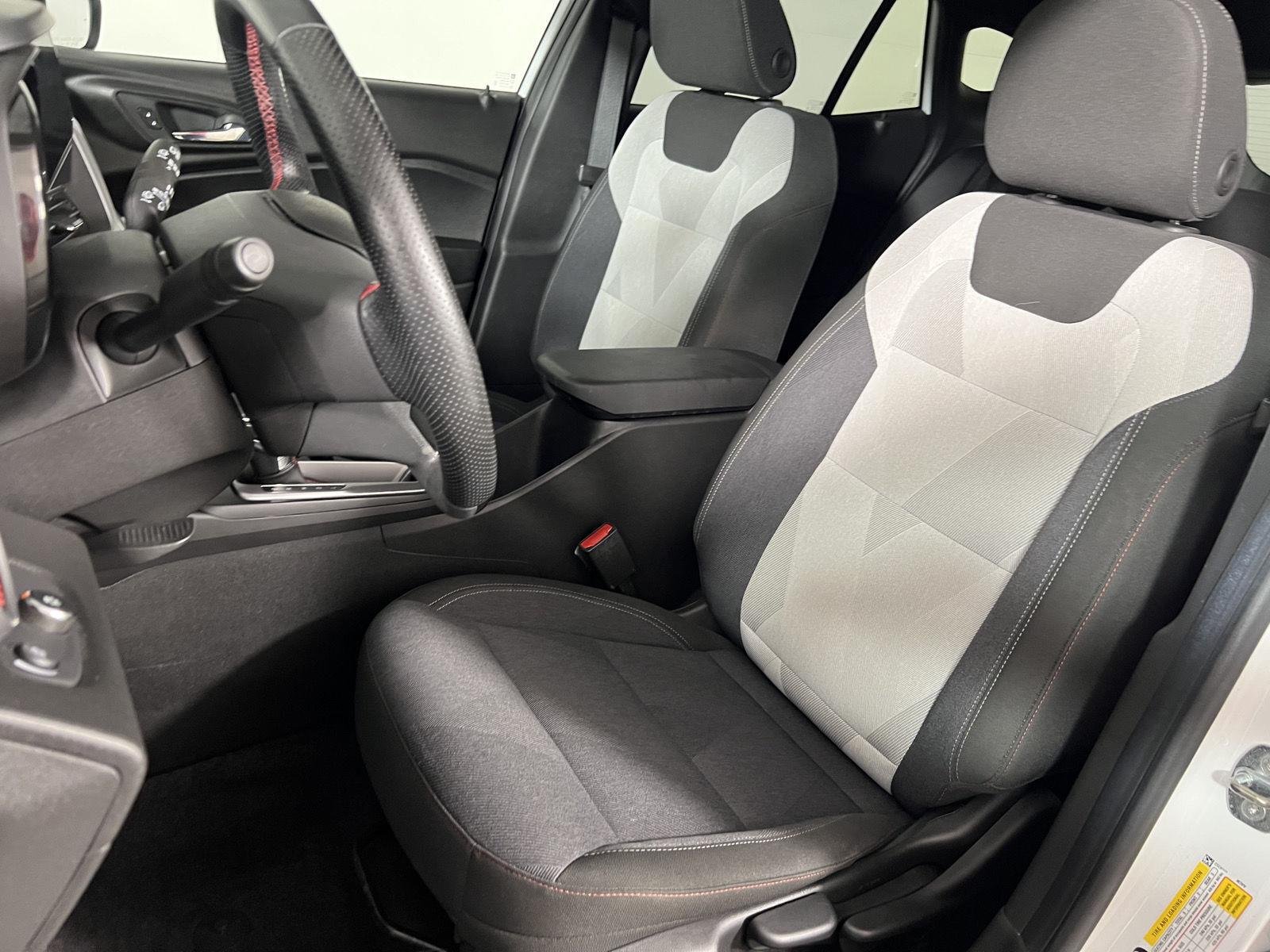Used 2024 Summit White Chevrolet 1RS image 13