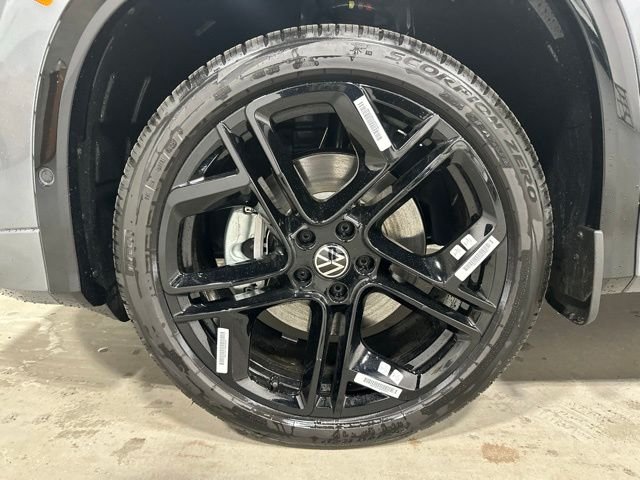 New 2026 Gray Volkswagen 2.0T SE R-Line Black image 20