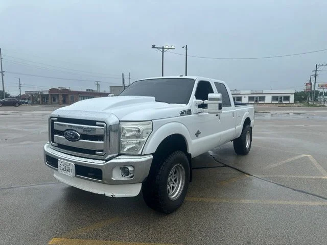 Used 2014 Oxford White Ford Lariat image 2