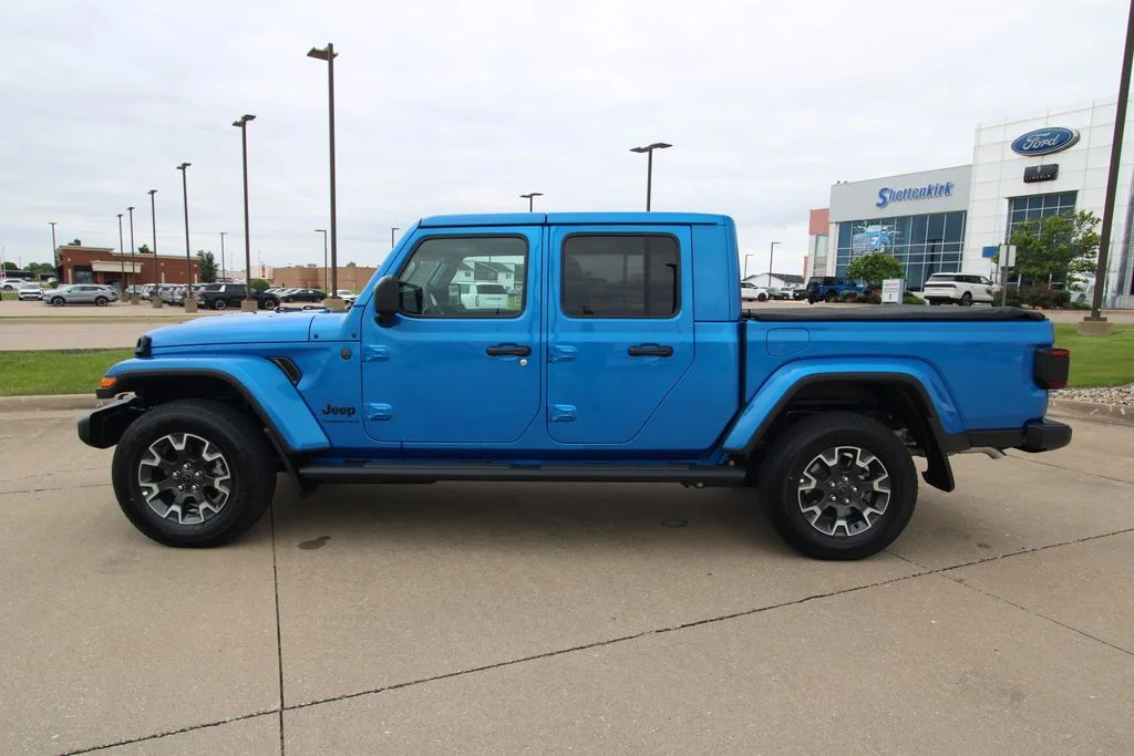New 2026 Hydro Blue Pearlcoat Jeep Sahara image 16