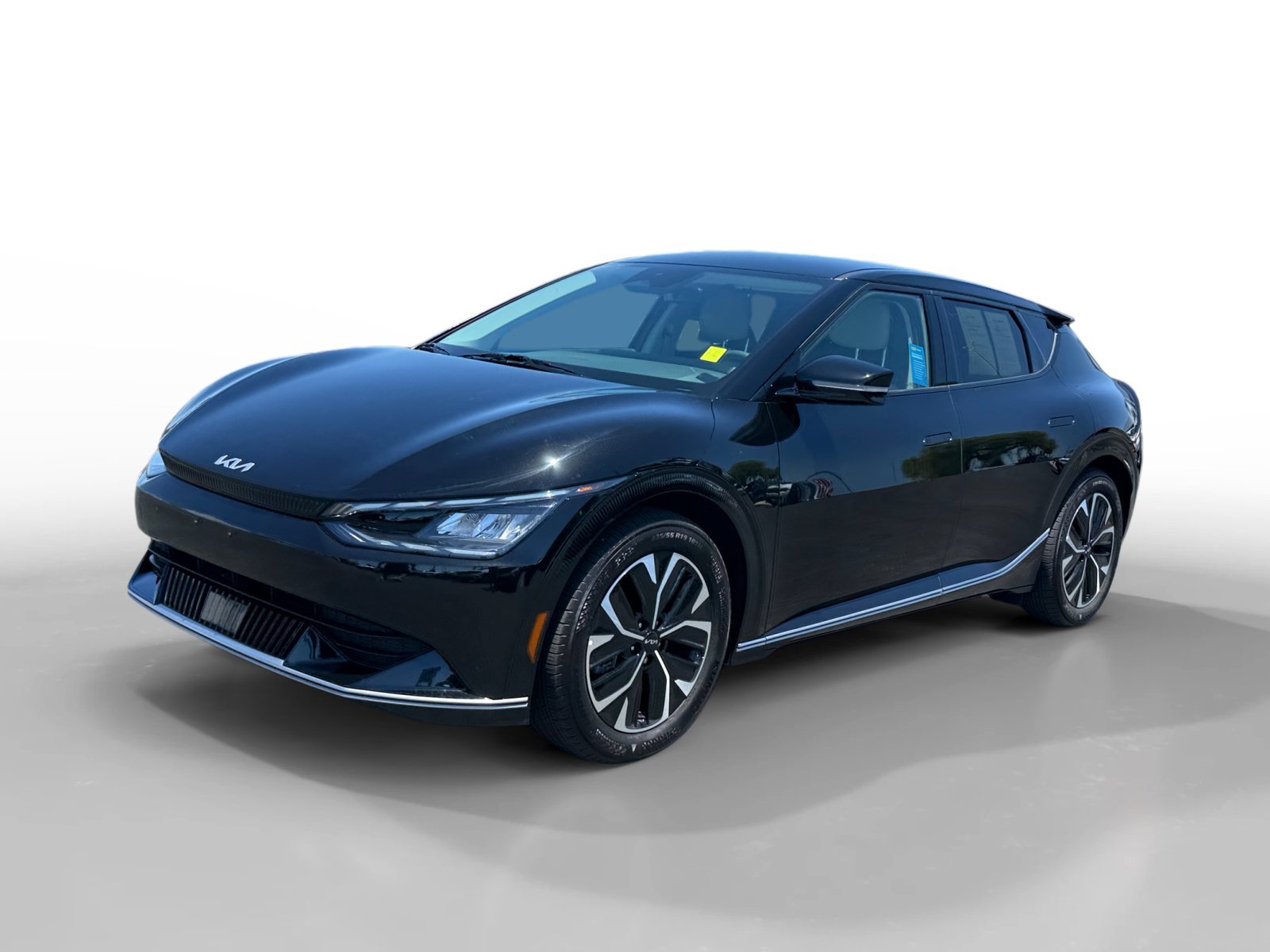 Used 2022 Aurora Black Kia Wind image 1