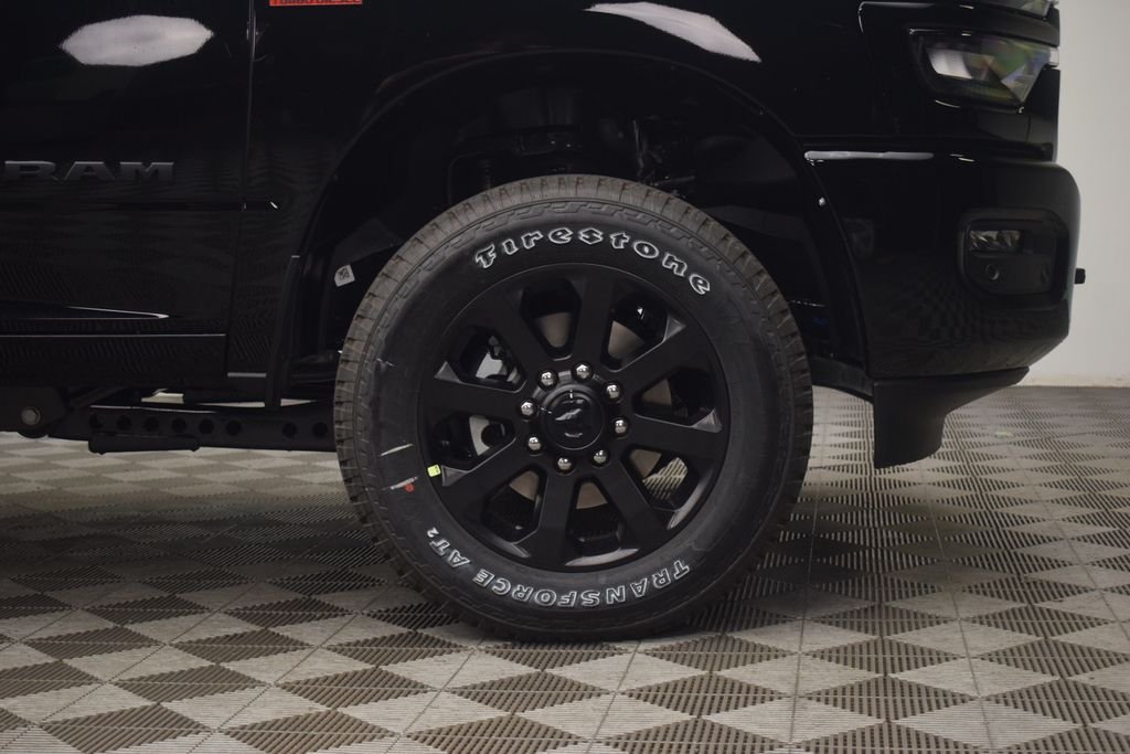New 2026 Diamond Black Crystal Pearl-Coat Exterior Paint RAM Big Horn image 7