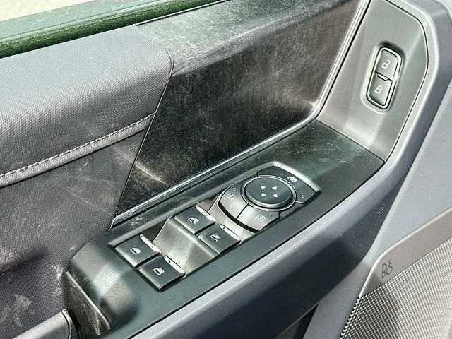 New 2025 Black Metallic Ford Flash image 13