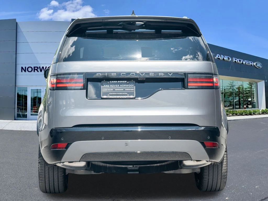 New 2026 Gray Land Rover Dynamic SE image 5