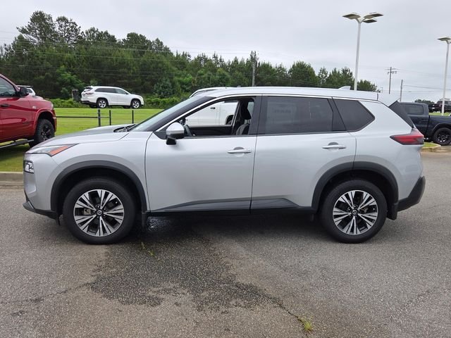 Used 2021 Silver Nissan SV image 4