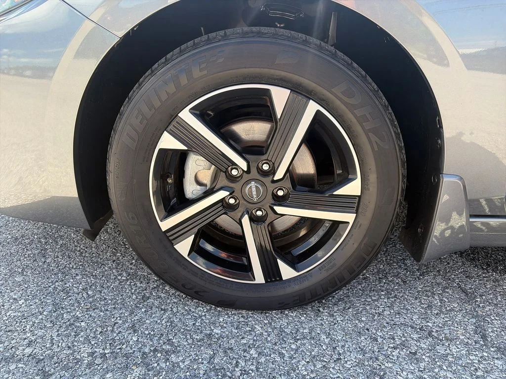 Used 2024 Gray Nissan SV image 25