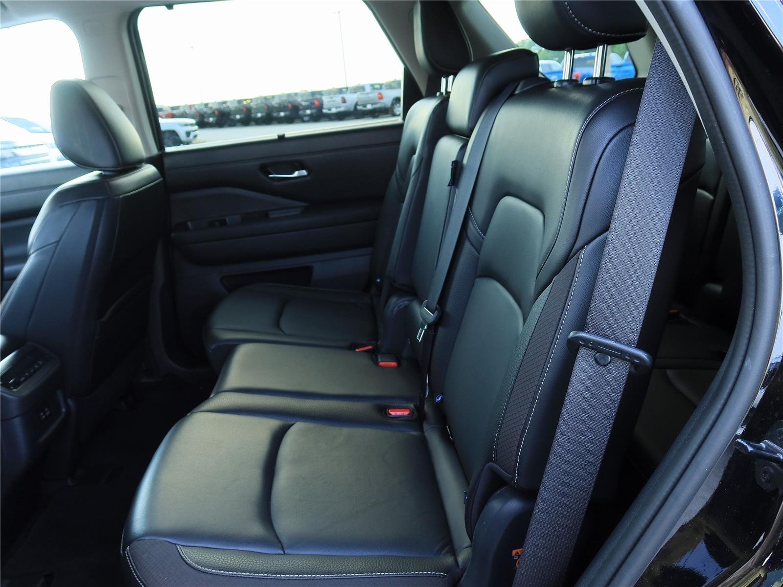 Used 2023 Super Black Nissan SL image 13