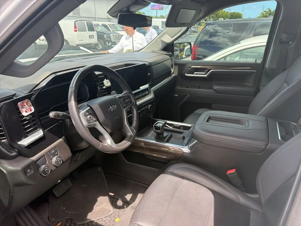 Used 2022 Summit White Chevrolet RST image 5
