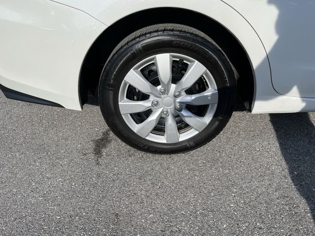 Used 2023 White Subaru Base image 20