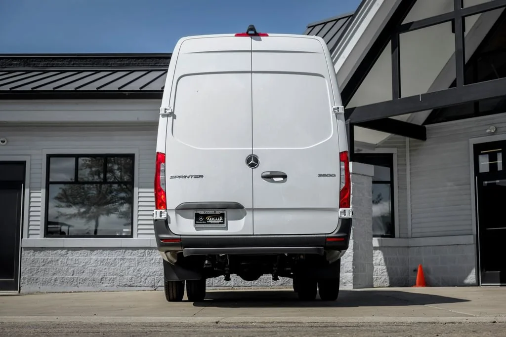 New 2026 Arctic White Mercedes-Benz Cargo 170 WB image 38