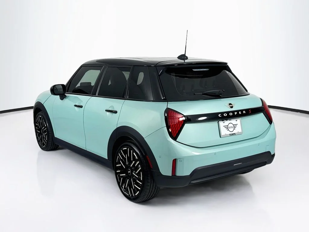 New 2027 Ocean Wave Green Metallic MINI Iconic image 7