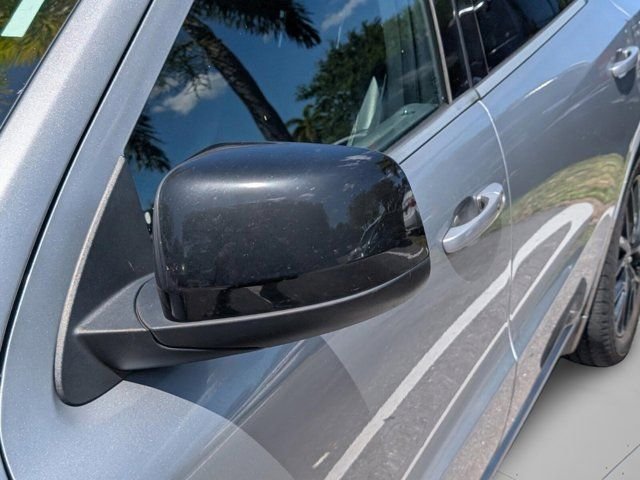 Used 2015 Silver Dodge SXT image 13