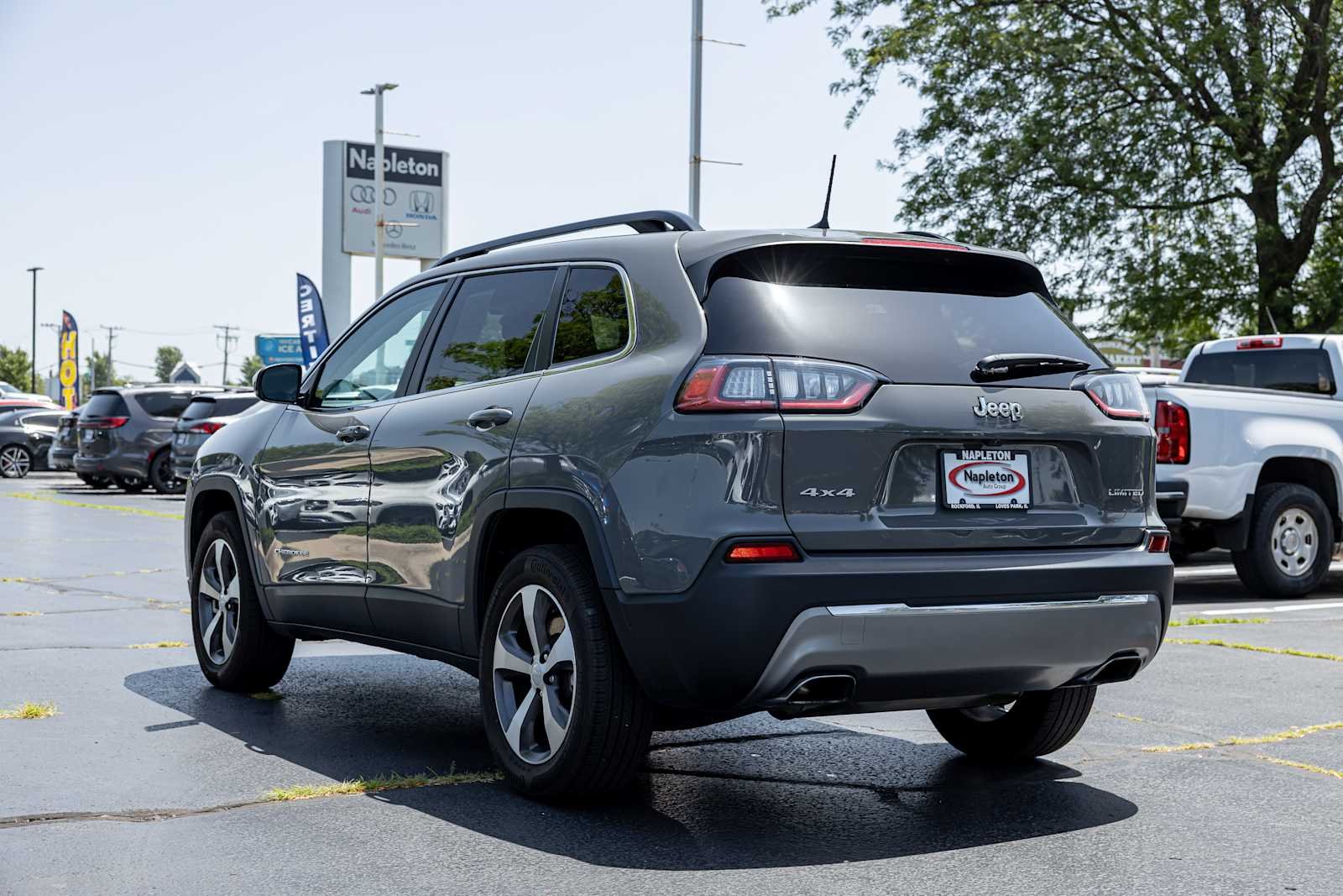 Used 2022 Sting-Gray Clearcoat Jeep Limited image 5