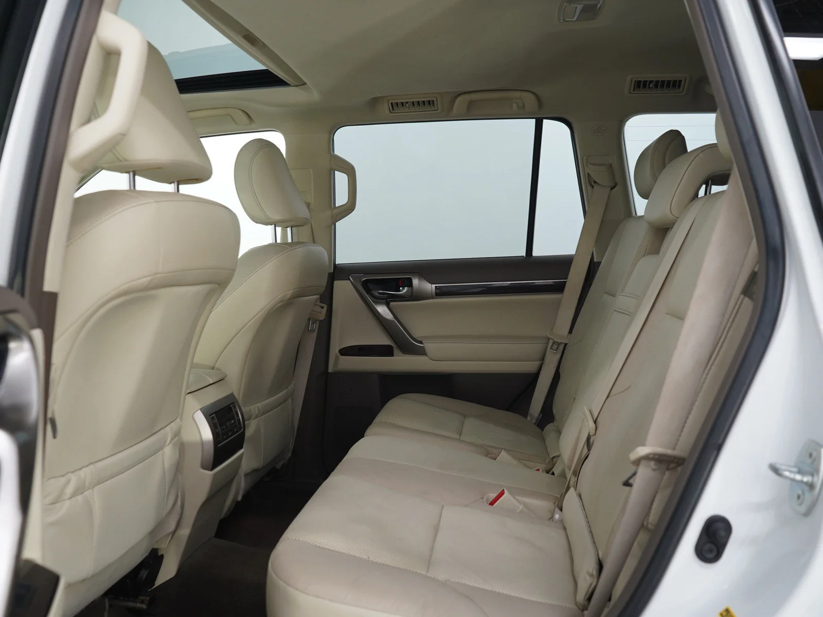 Used 2014 Starfire Pearl Lexus 4WD 4dr image 13