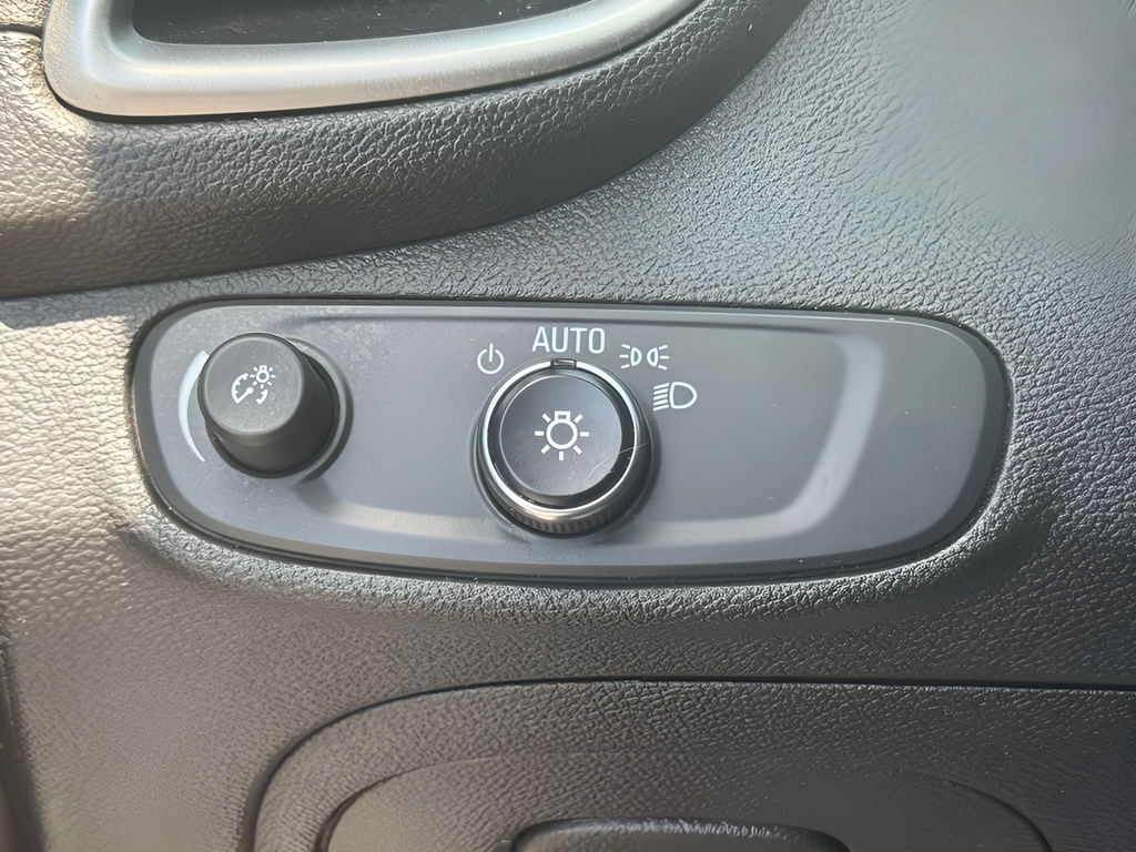 Used 2019 Gray Chevrolet LT image 25