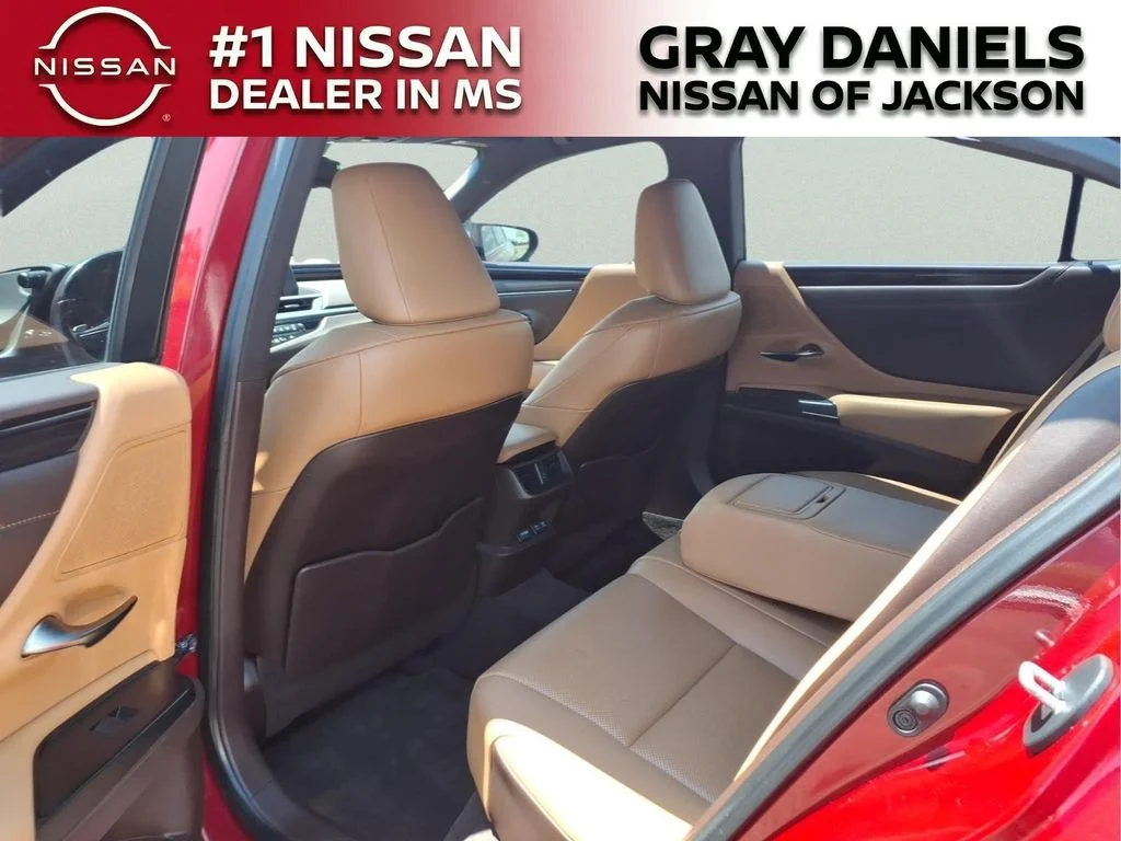Used 2020 Red Lexus 350 image 27