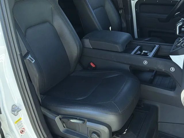 Used 2023 White Land Rover S image 33