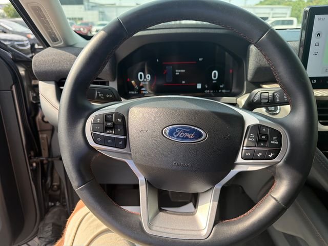 Used 2025 Gray Ford Active image 16