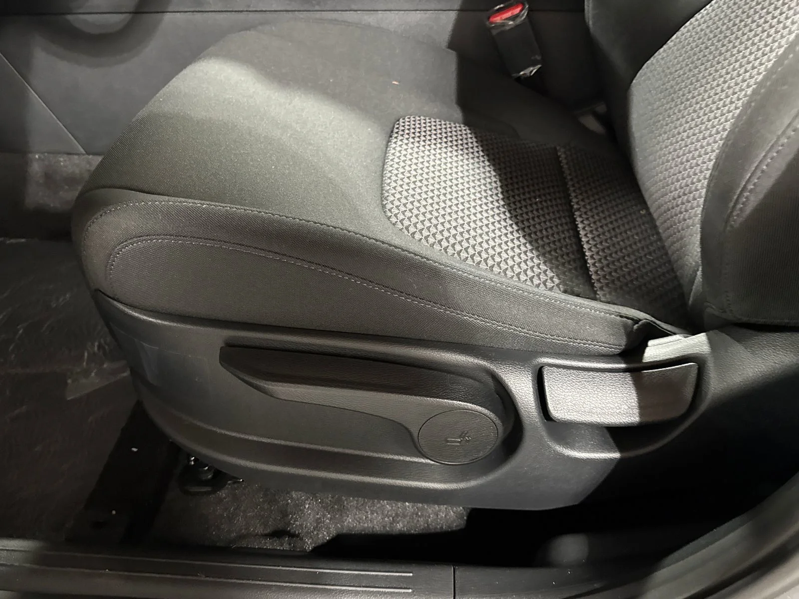 New 2026 Steel Gray Kia LX image 12