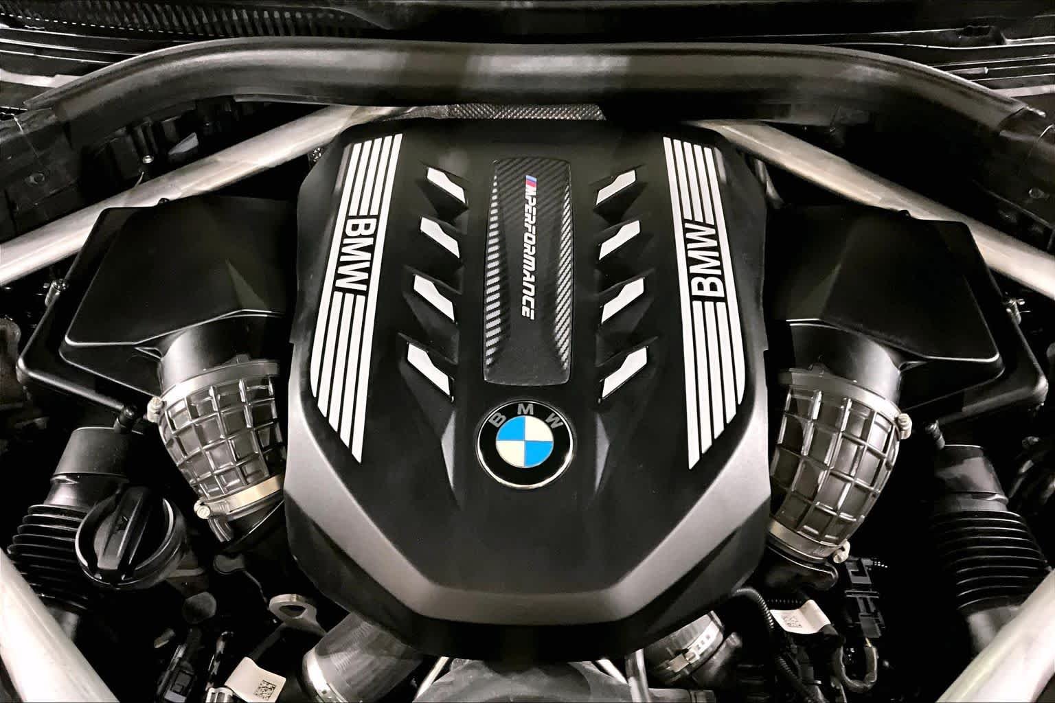 Used 2022 Black Sapphire Metallic BMW M50i image 30