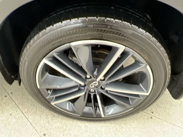 Used 2023 White INFINITI SPORT image 43