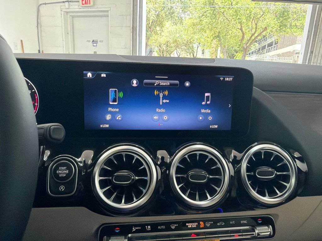 New 2026 Polar White Mercedes-Benz GLA 250 image 68