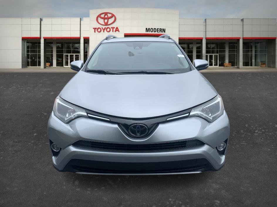 Used 2018 Silver Sky Metallic Toyota XLE image 2