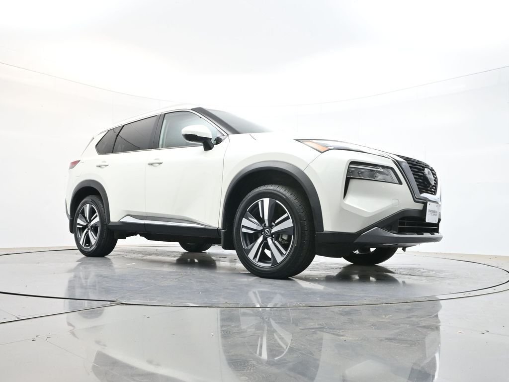 Used 2023 Pearl White Nissan SL image 32