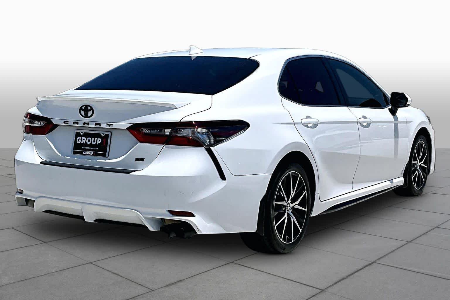 Used 2023 Ice Cap Toyota SE image 13