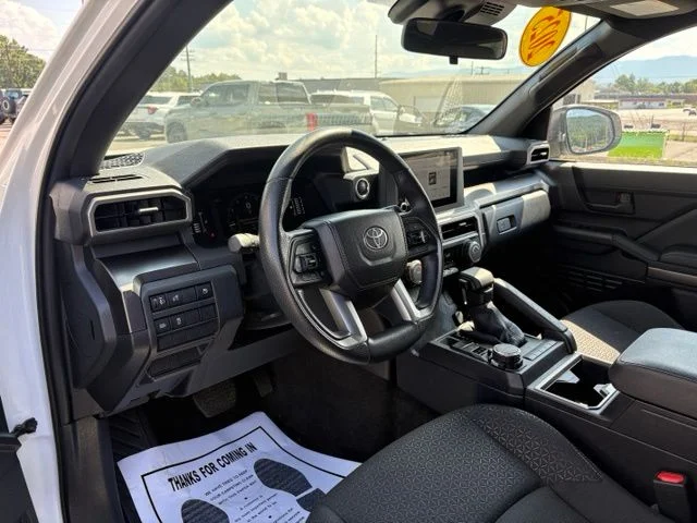 Used 2025 White Toyota SR5 image 3