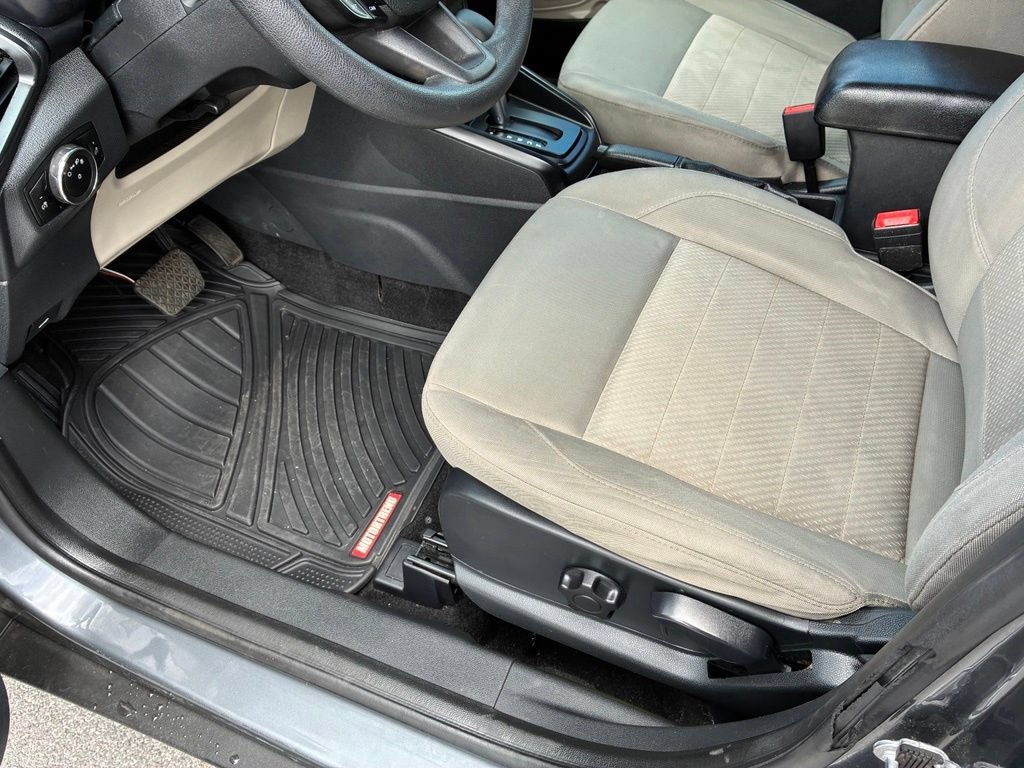 Used 2020  Ford S image 16