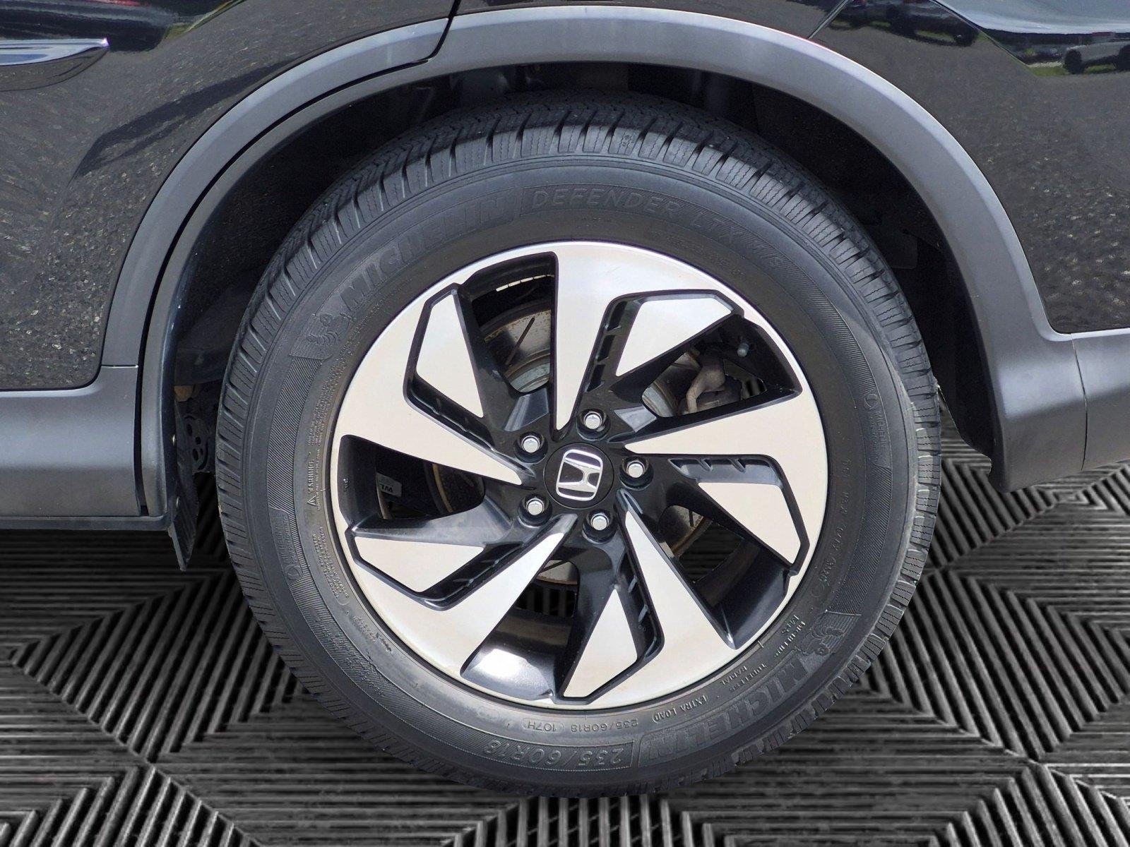 Used 2015 Crystal Black Pearl Honda Touring image 9