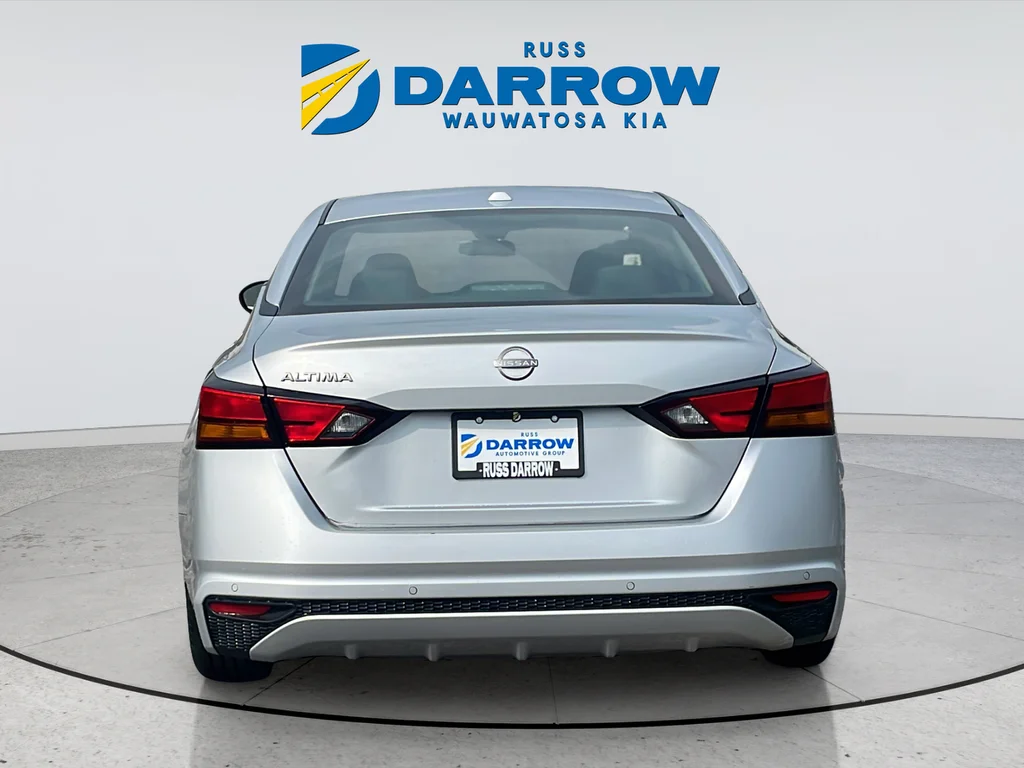 Used 2025 Silver Nissan 2.5 SV image 4