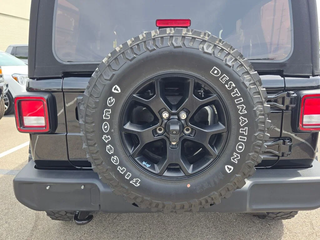 Used 2020 Black Jeep Unlimited Sport image 20