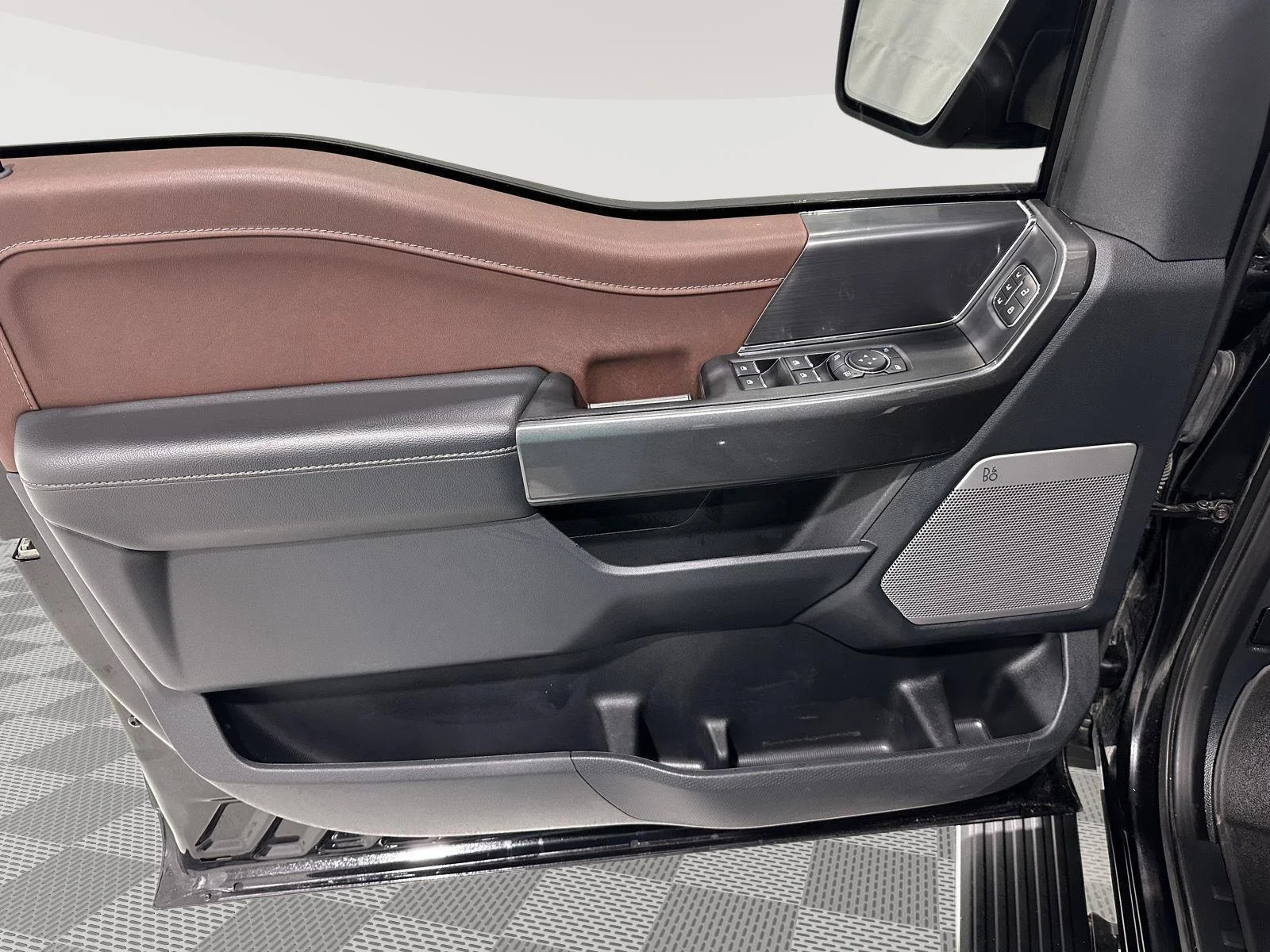 Used 2023 Agate Black Metallic Ford XL image 21