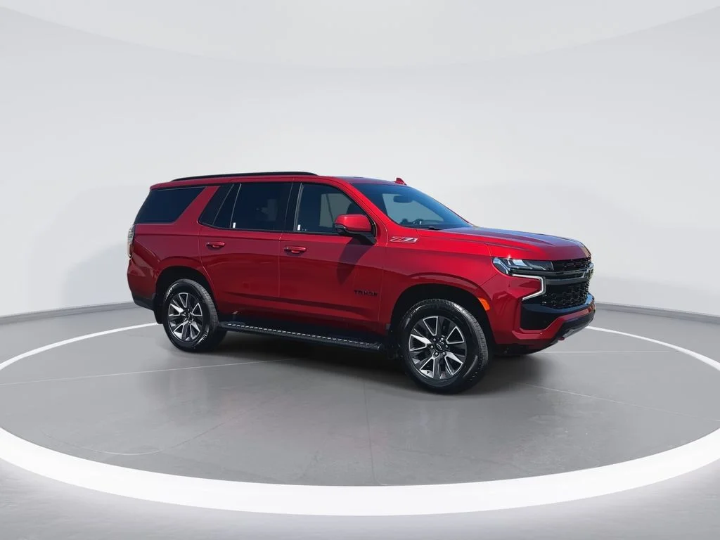 Used 2021 Red Chevrolet Z71 image 2