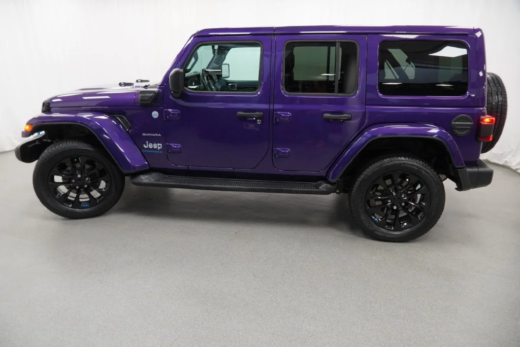 Certified Used 2023  Jeep Sahara 4xe image 20