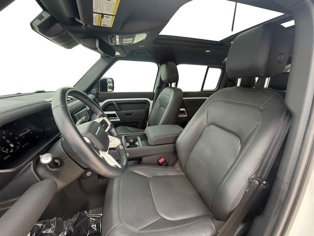 Used 2023 White Land Rover SE image 10